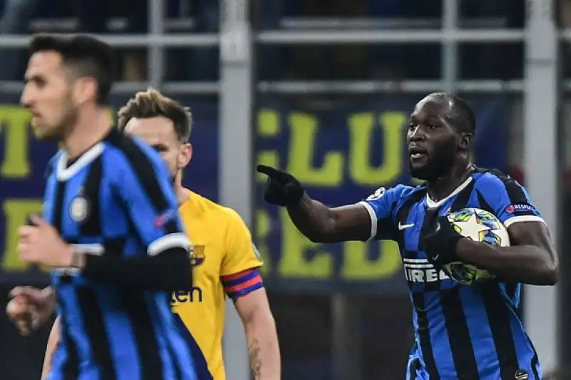 Blaugrana in vantaggio con Perez, pareggio di Lukaku e gol del definitivo 1-2 del baby fenomeno Ansu Fati.