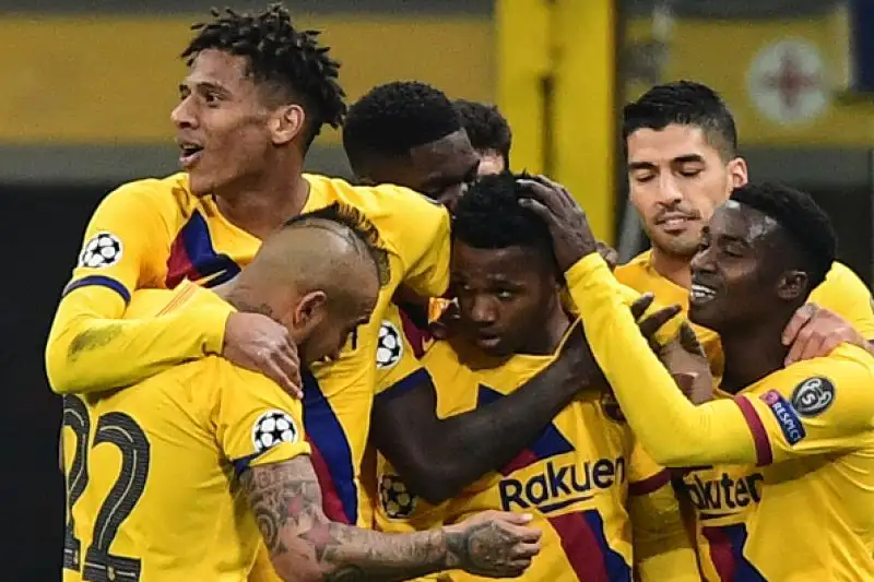 Blaugrana in vantaggio con Perez, pareggio di Lukaku e gol del definitivo 1-2 del baby fenomeno Ansu Fati.