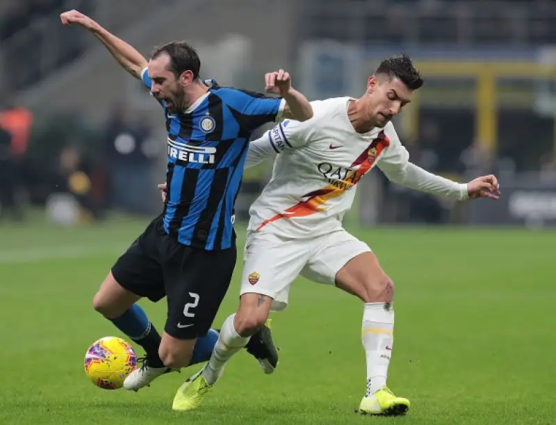 L'Inter frena: dopo cinque vittorie consecutive la squadra di Antonio Conte non va oltre lo 0-0 nell'anticipo della quindicesima giornata contro la Roma,