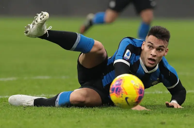 L'Inter frena: dopo cinque vittorie consecutive la squadra di Antonio Conte non va oltre lo 0-0 nell'anticipo della quindicesima giornata contro la Roma,
