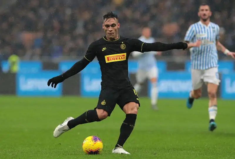 Lautaro Martinez ha trascinato alla vittoria i neroazzurri con una doppietta, di Valoti il gol degli ospiti.