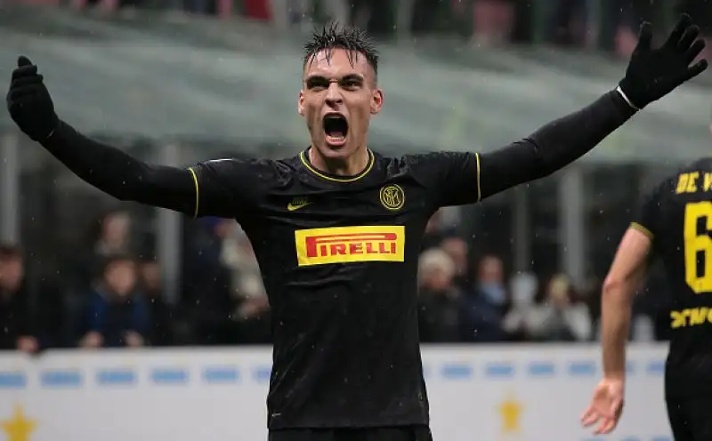 Lautaro Martinez ha trascinato alla vittoria i neroazzurri con una doppietta, di Valoti il gol degli ospiti.