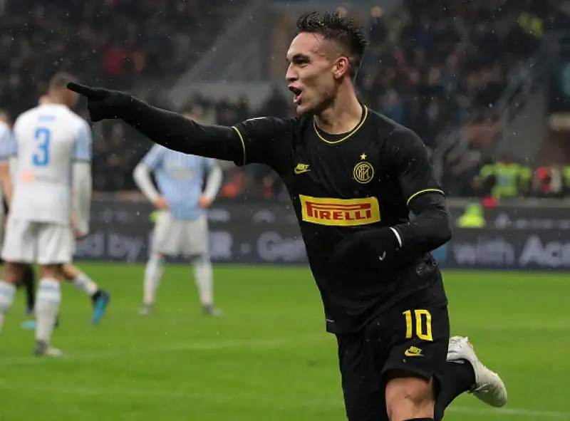 Lautaro Martinez ha trascinato alla vittoria i neroazzurri con una doppietta, di Valoti il gol degli ospiti.
