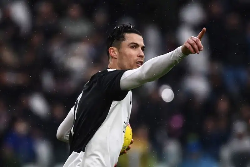 Ospiti due volte in vantaggio prima con Boga e poi con Caputo, padroni di casa in gol con Bonucci e con un rigore di Cristiano Ronaldo.