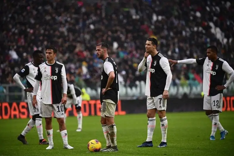 Ospiti due volte in vantaggio prima con Boga e poi con Caputo, padroni di casa in gol con Bonucci e con un rigore di Cristiano Ronaldo.