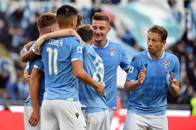 Per i biancocelesti doppietta di Ciro Immobile, che ha segnato 17 reti in 14 partite, e gol di Luis Alberto.