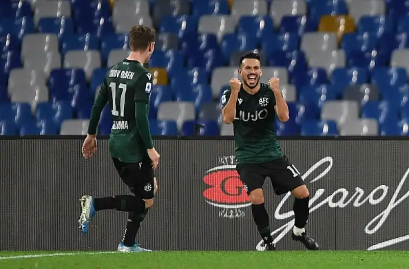 In vantaggio con Llorente i padroni di casa si sono fatti prima raggiungere da un gol di Skov Olsen e poi superare dalla rete di sansone.