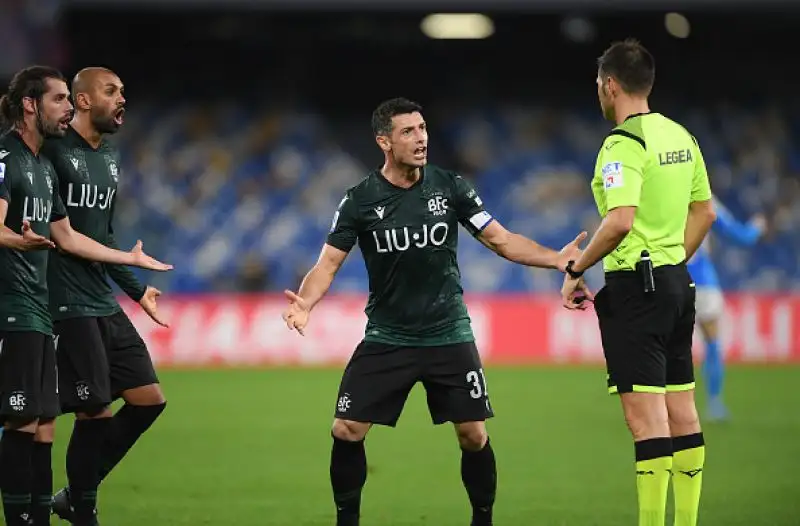 In vantaggio con Llorente i padroni di casa si sono fatti prima raggiungere da un gol di Skov Olsen e poi superare dalla rete di sansone.