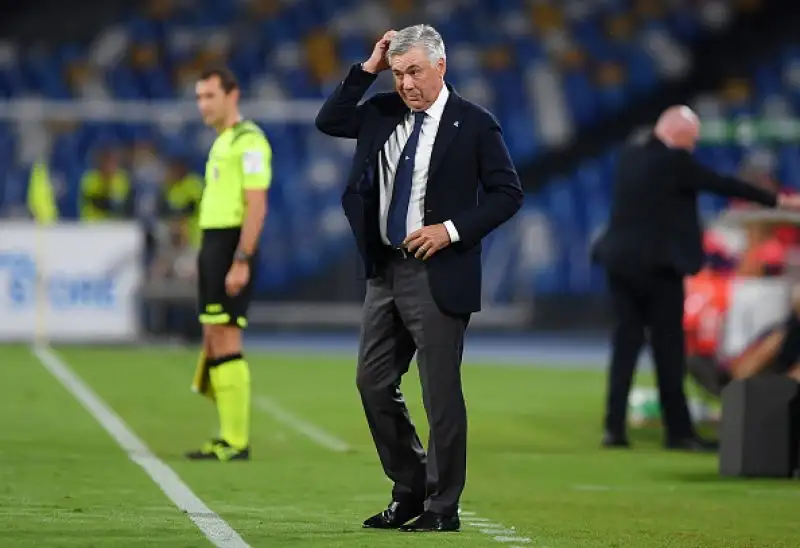 Ko inatteso per il Napoli di Ancelotti, sconfitta dal lanciatissimo Cagliari di Maran