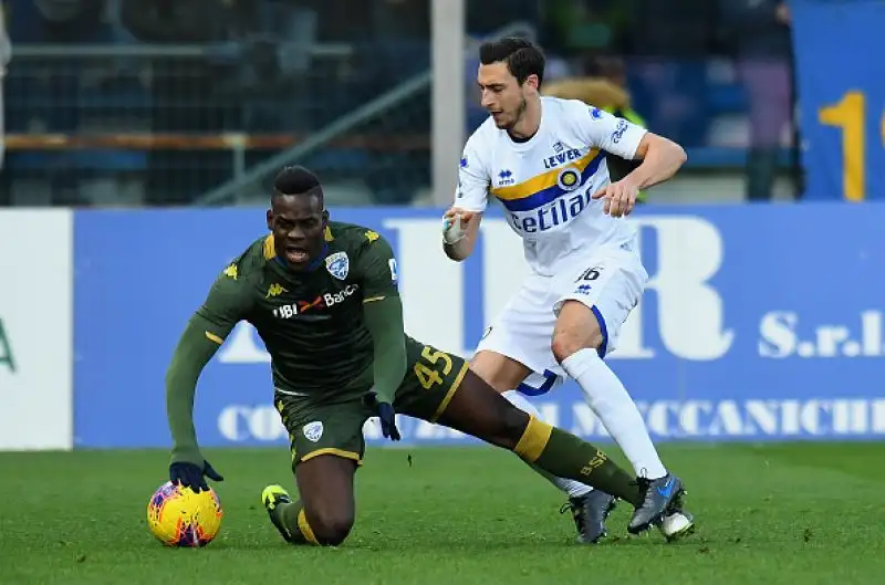 Pareggio tra Parma e Brescia e vittoria in trasferta per il Bologna a Lecce nelle partite del pomeriggio della diciassettesima giornata di serie A. 