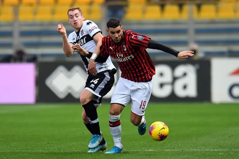 All'88' gioia rossonera grazie a Theo Hernandez in mischia: in classifica il Milan risale in undicesima posizione.