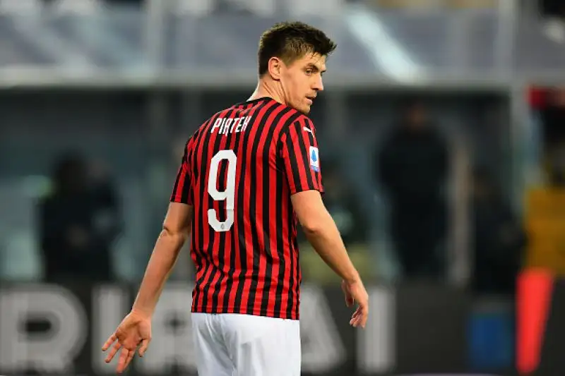 All'88' gioia rossonera grazie a Theo Hernandez in mischia: in classifica il Milan risale in undicesima posizione.