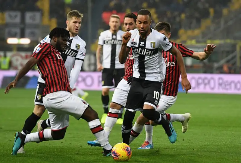 All'88' gioia rossonera grazie a Theo Hernandez in mischia: in classifica il Milan risale in undicesima posizione.