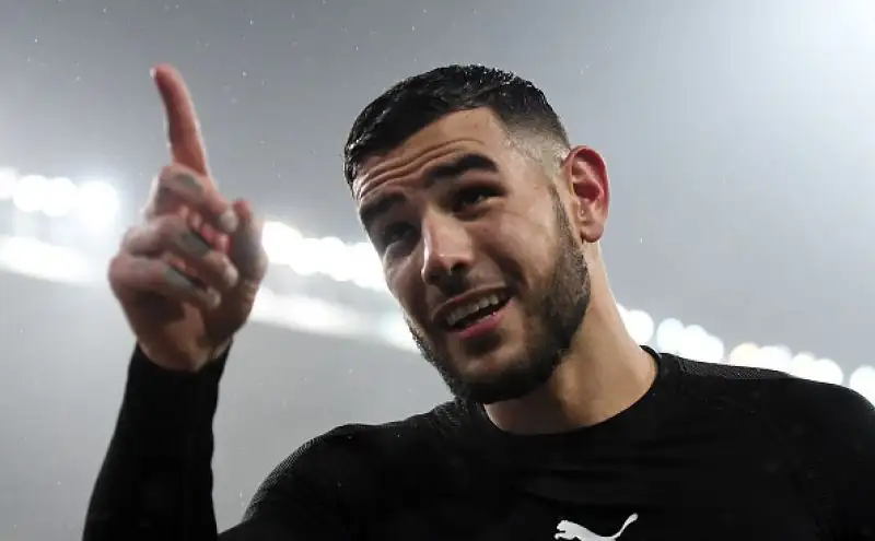 All'88' gioia rossonera grazie a Theo Hernandez in mischia: in classifica il Milan risale in undicesima posizione.