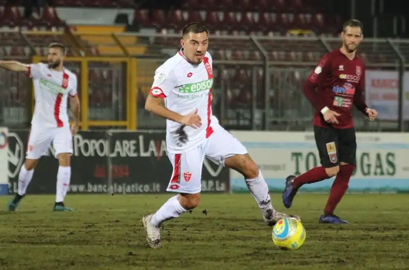 Di Chricò su punizione e Finotto i gol dei brianzoli, De Cenco e Risaliti in gol per i padroni di casa.