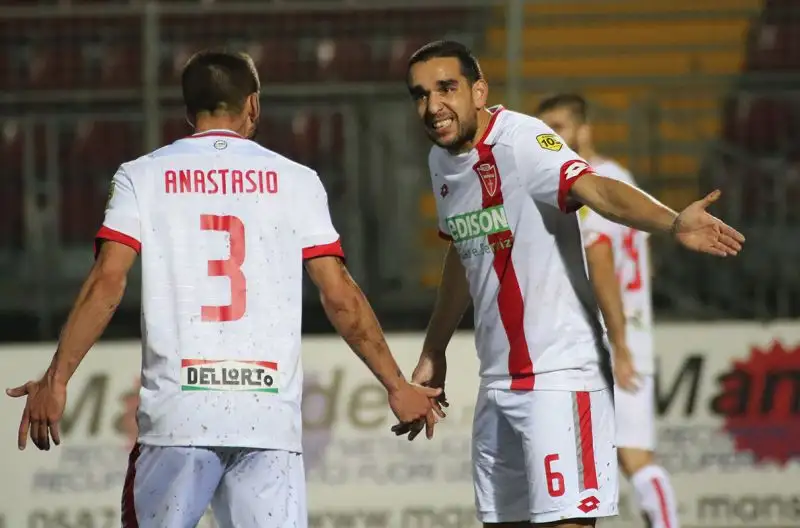 Di Chricò su punizione e Finotto i gol dei brianzoli, De Cenco e Risaliti in gol per i padroni di casa.