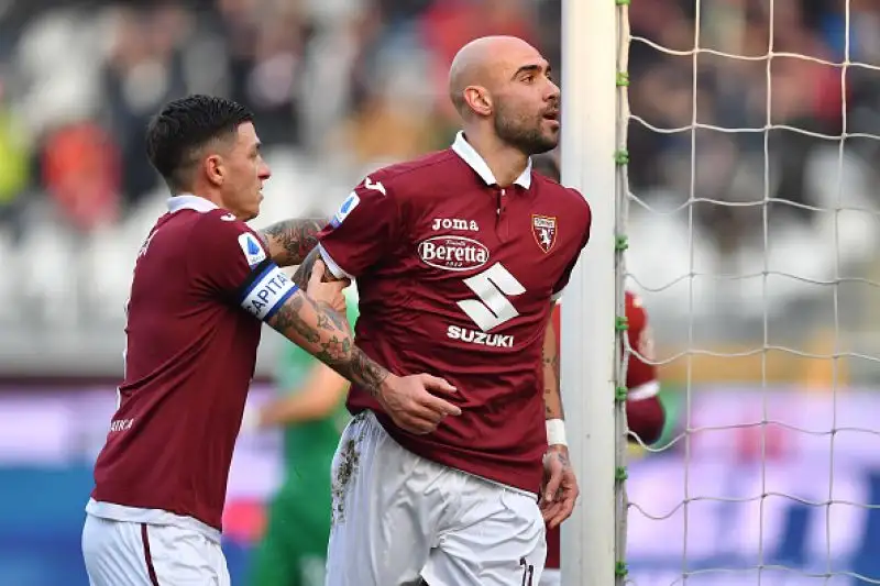 Il Torino si scuote dal momento di crisi e batte per 2-1 la Fiorentina, alla quarta sconfitta consecutiva: i granata esultano grazie alle reti di Zaza e Ansaldi