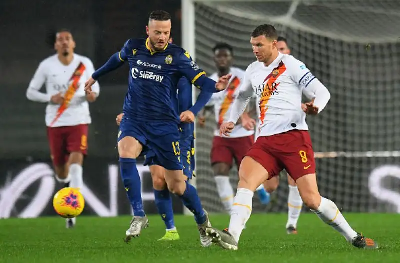 Per i giallorossi in gol Kluivert, Perotti e Mkhitaryan. Faraoni ha realizzato la rete del momentaneo 1-1 per i padroni di casa.