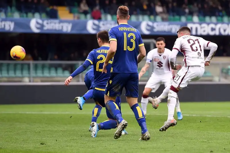 Toro avanti di tre gol con la doppietta di Ansaldi e il gol di Berenguer. Pazzini su rigore, Stepinski e Verre per gli scaligeri.