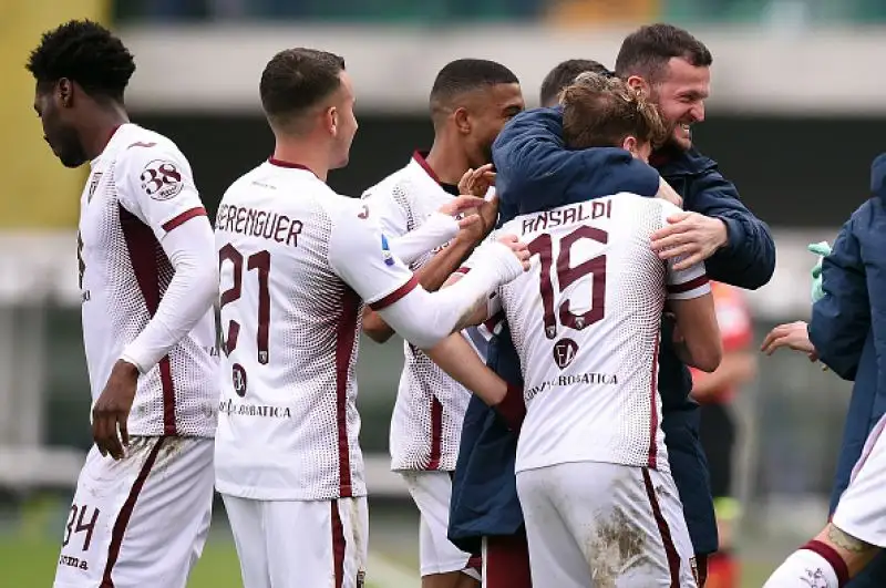 Toro avanti di tre gol con la doppietta di Ansaldi e il gol di Berenguer. Pazzini su rigore, Stepinski e Verre per gli scaligeri.