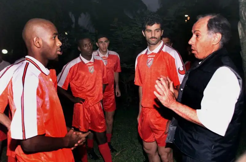 Franco Scoglio
Il ‘Professore’ ci ha lasciati nel 2005. Il Genoa la squadra del suo cuore