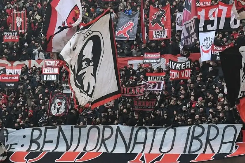 Le foto dell'attaccante svedese, al secondo esordio in maglia rossonera, contro la Sampdoria a San Siro.