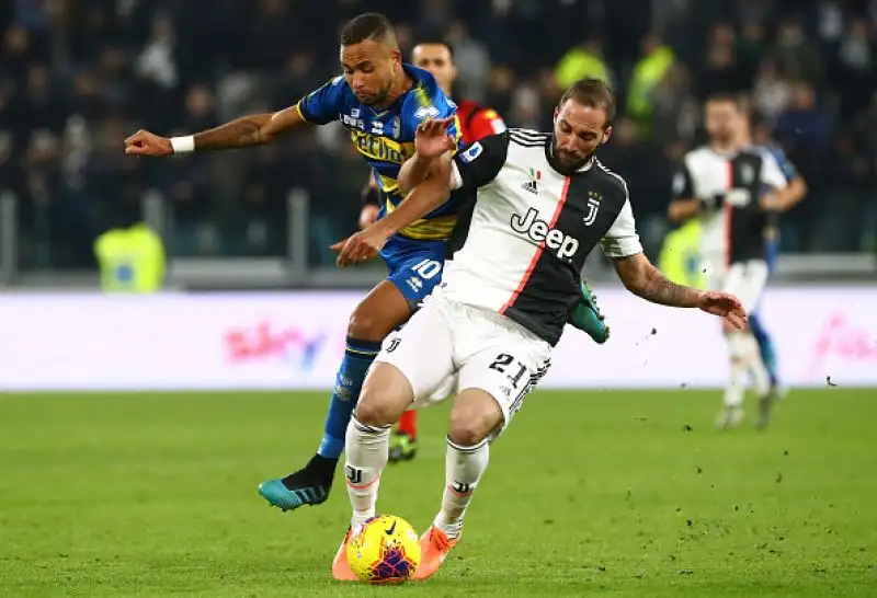 Doppietta di Cristiano Ronaldo per i bianconeri e rete Cornelius per gli ospiti.