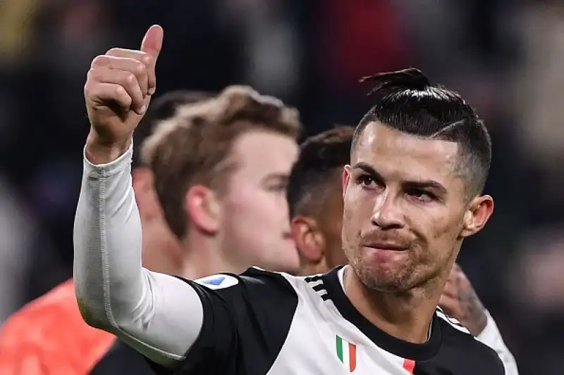 Doppietta di Cristiano Ronaldo per i bianconeri e rete Cornelius per gli ospiti.