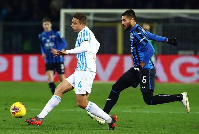 I padroni di casa sono andati in vantaggio con un bel gol di tacco di Ilicic ma sono stati prima raggiunti da una rete di Petagna e poi superati da un capolavoro di Valoti.