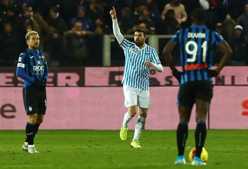 I padroni di casa sono andati in vantaggio con un bel gol di tacco di Ilicic ma sono stati prima raggiunti da una rete di Petagna e poi superati da un capolavoro di Valoti.