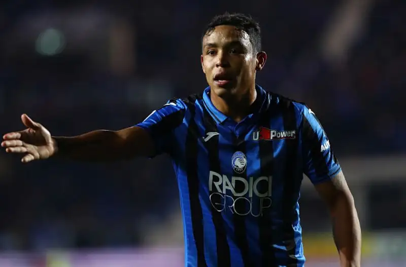 I padroni di casa sono andati in vantaggio con un bel gol di tacco di Ilicic ma sono stati prima raggiunti da una rete di Petagna e poi superati da un capolavoro di Valoti.