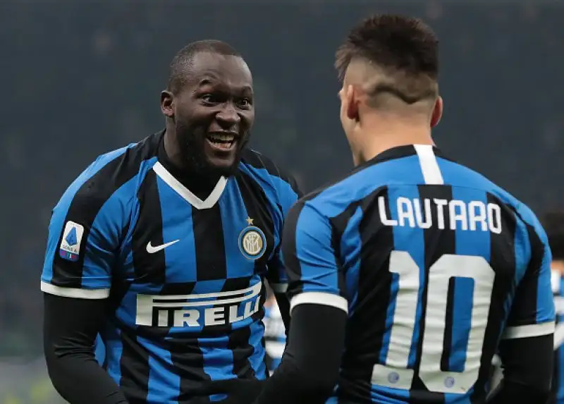 A San Siro finisce 1-1, ma gli orobici sfiorano la vittoria: Muriel sbaglia dal dischetto il rigore del sorpasso.