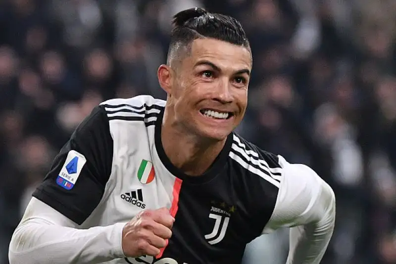 Per i bianconeri tripletta del portoghese e rete di Gonzalo Higuain.