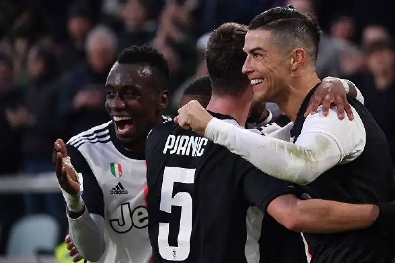 Per i bianconeri tripletta del portoghese e rete di Gonzalo Higuain.