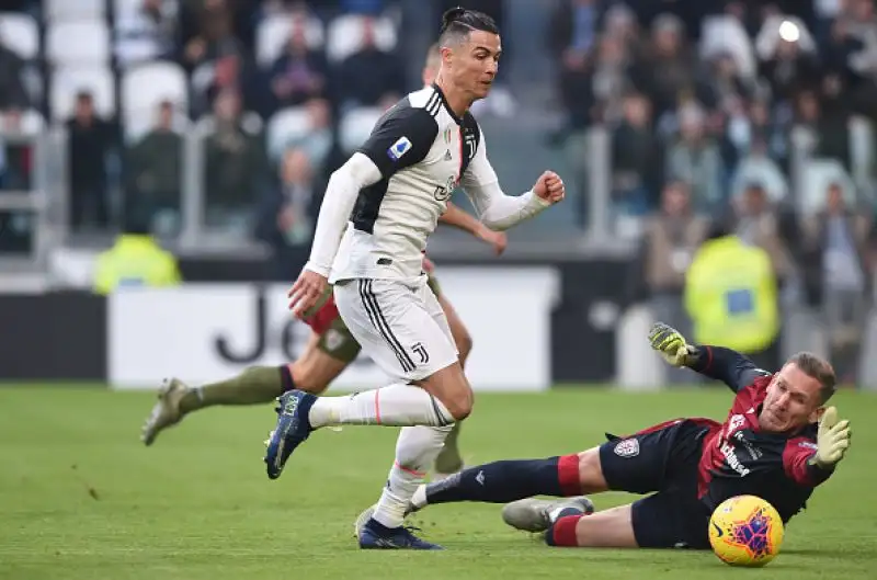 Per i bianconeri tripletta del portoghese e rete di Gonzalo Higuain.