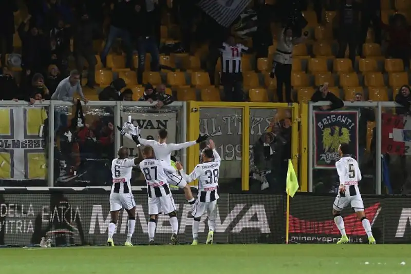 Una magia di Rodrigo De Paul ha regalato i tre punti ai friulani.