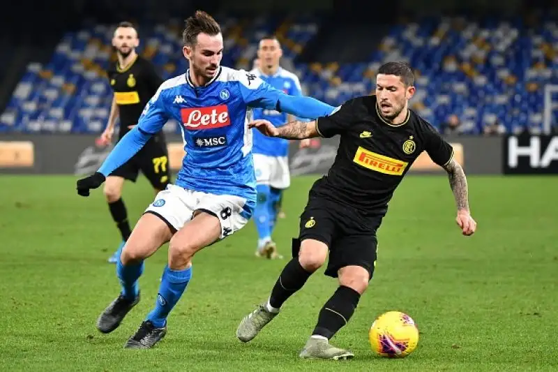 Doppietta di Lukaku e gol di Lautaro Martinez per i nerazzurri, di Milik il gol del momentaneo 1-2 per i partenopei.