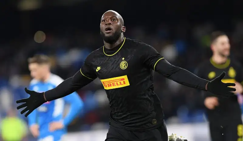 Doppietta di Lukaku e gol di Lautaro Martinez per i nerazzurri, di Milik il gol del momentaneo 1-2 per i partenopei.