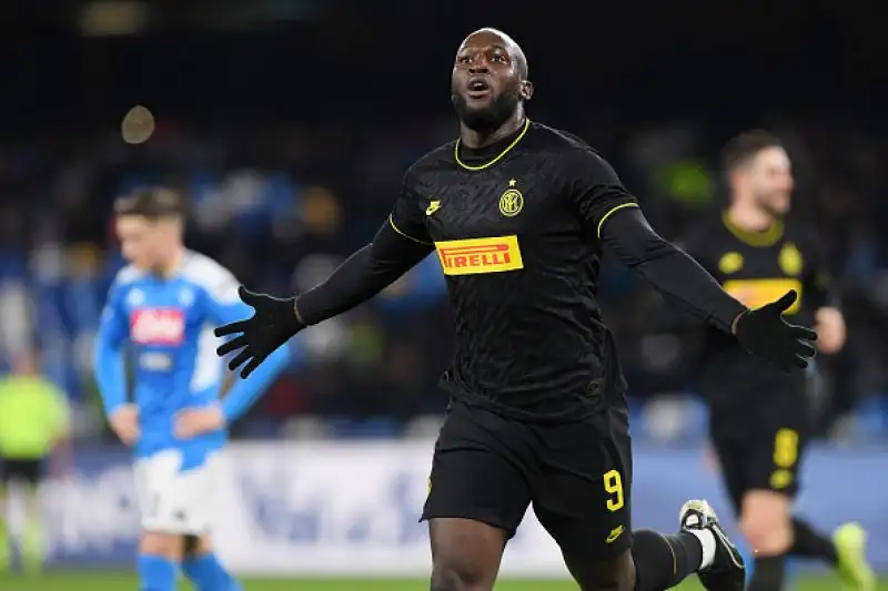 Doppietta di Lukaku e gol di Lautaro Martinez per i nerazzurri, di Milik il gol del momentaneo 1-2 per i partenopei.