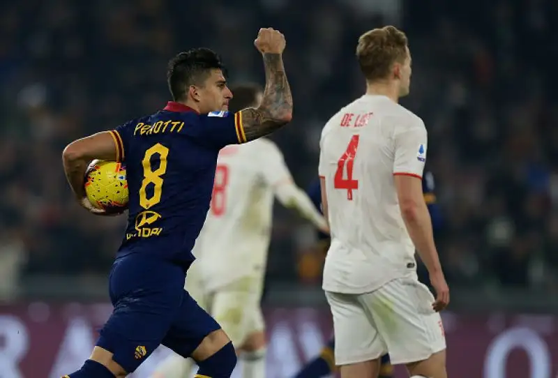 La Juve passa a Roma: Sarri campione d'inverno. I bianconeri si impongono per 2-1 sui giallorossi