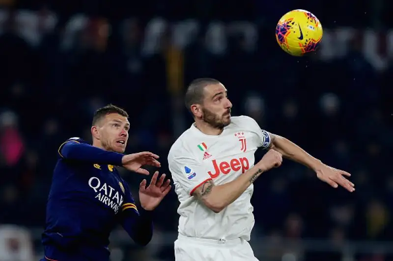 La Juve passa a Roma: Sarri campione d'inverno. I bianconeri si impongono per 2-1 sui giallorossi