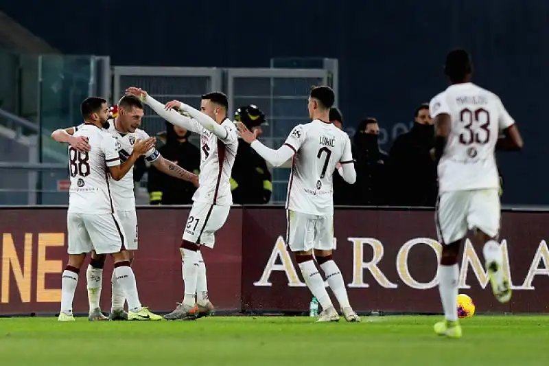 Doppietta di Belotti a Roma con un bolide sotto la traversa nel primo tempo e un rigore trasformato nei minuti finali.