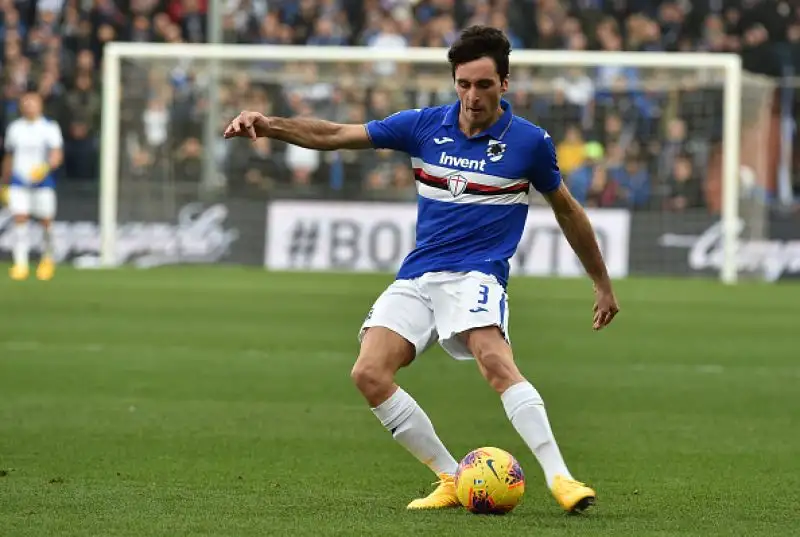 Sassuolo e Sampdoria invece si annullano: la squadra di De Zerbi riesce a strappare lo 0-0 nonostante l'espulsione di Peluso al minuto 25