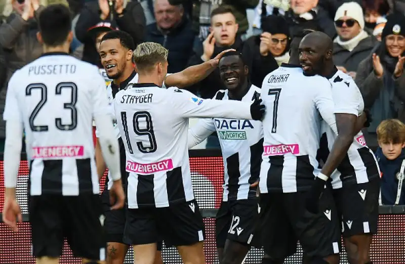 Terza vittoria consecutiva per l'Udinese di Gotti, che stende il Sassuolo per 3-0 tra le mura amiche della Dacia Arena. 