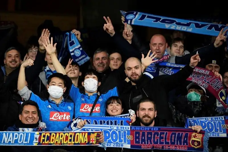 Numerosi gli spettatori che si sono presentati con una protezione adeguata.