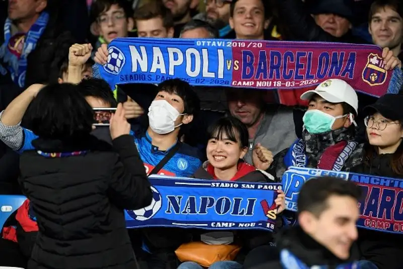 Numerosi gli spettatori che si sono presentati con una protezione adeguata.
