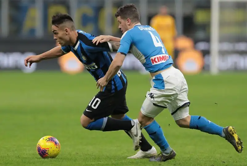 Decide un gran gol di Fabian Ruiz al 57'. Ritorno il prossimo 5 marzo.