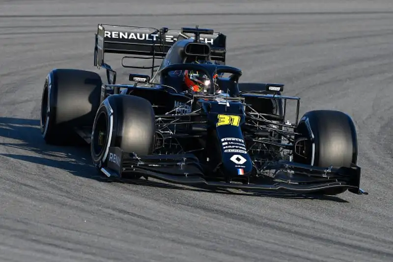 Si accendono i motori delle nuove monoposto: a Barcellona tutte le scuderie sono in pista per la prima tornata di test del 2020.