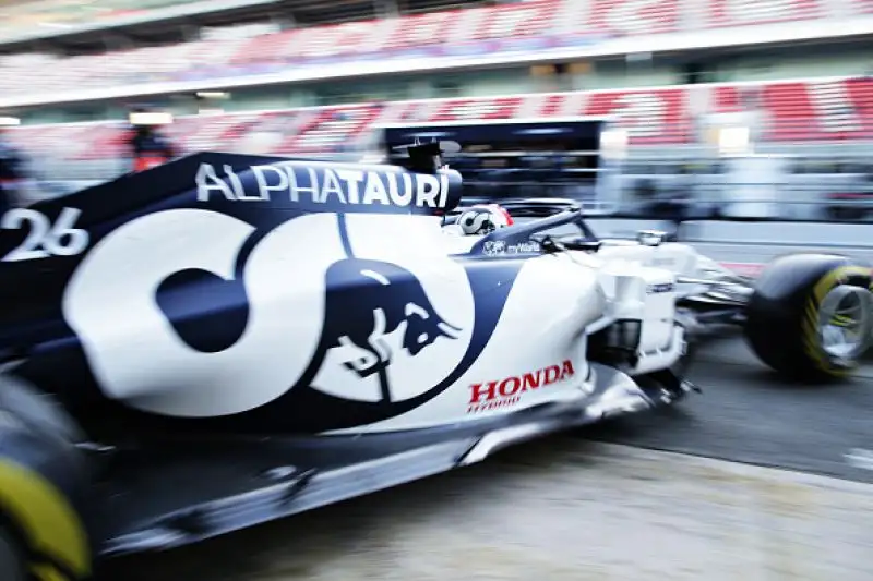 Si accendono i motori delle nuove monoposto: a Barcellona tutte le scuderie sono in pista per la prima tornata di test del 2020.