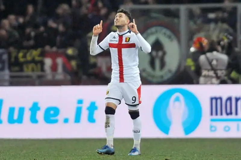 Per i grifoni sono andati in rete Soumaoro, Sanabria e Criscito, Nei felsinei espulsi Schouten e Denswil.